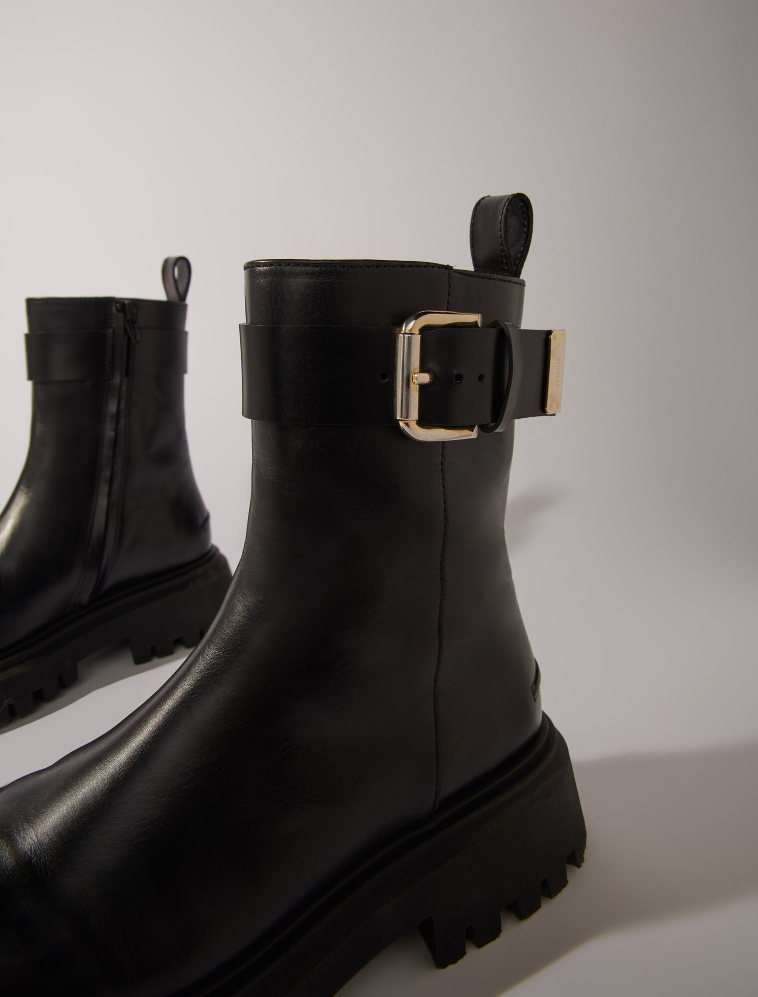 Bottines en cuir à boucle