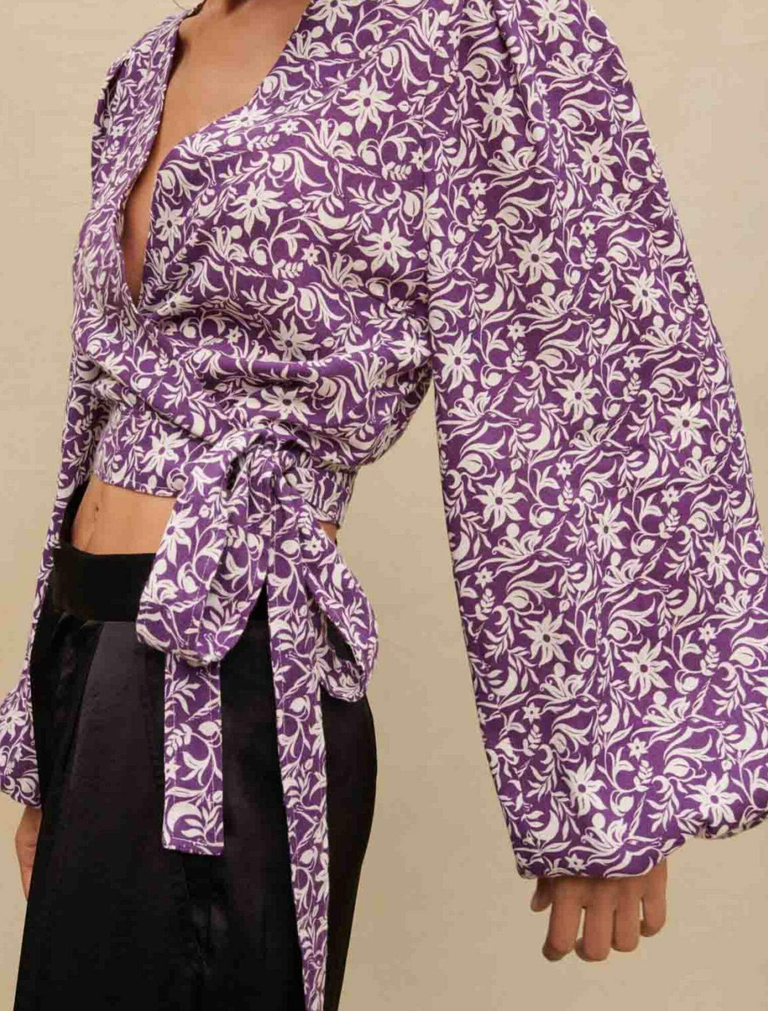 Short top with tie