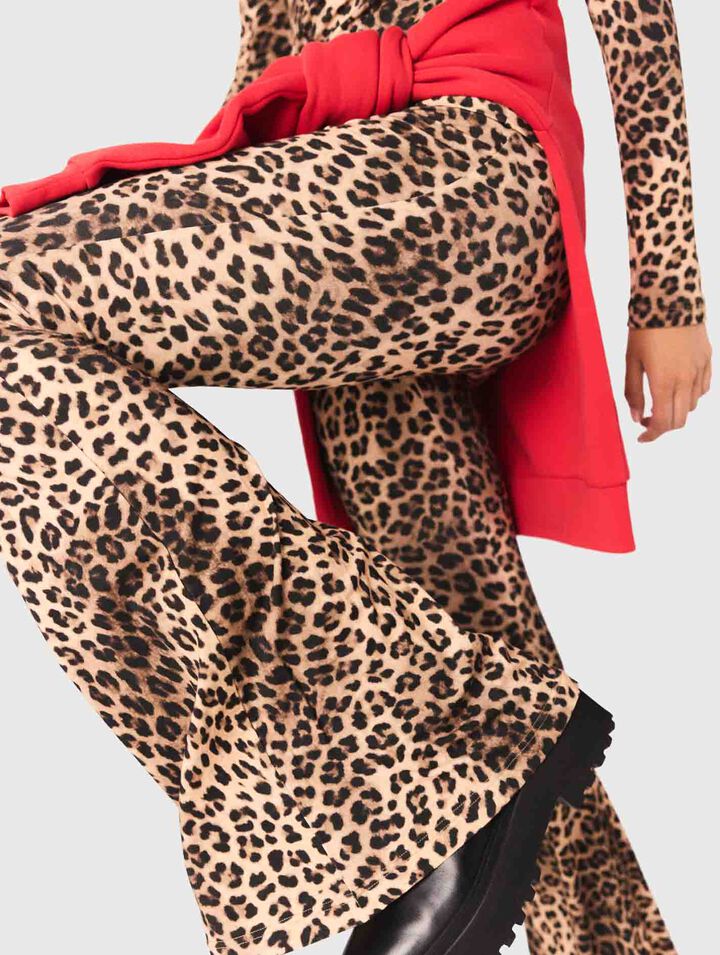 Flared leopard print leggings
