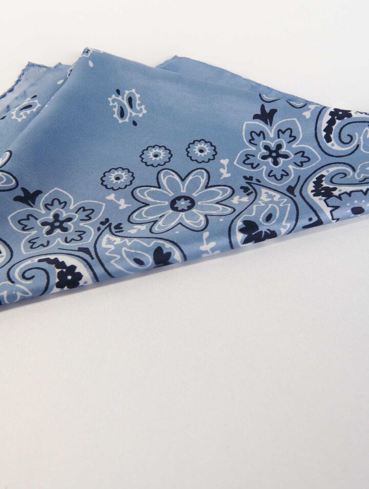 Foulard à imprimé bandana