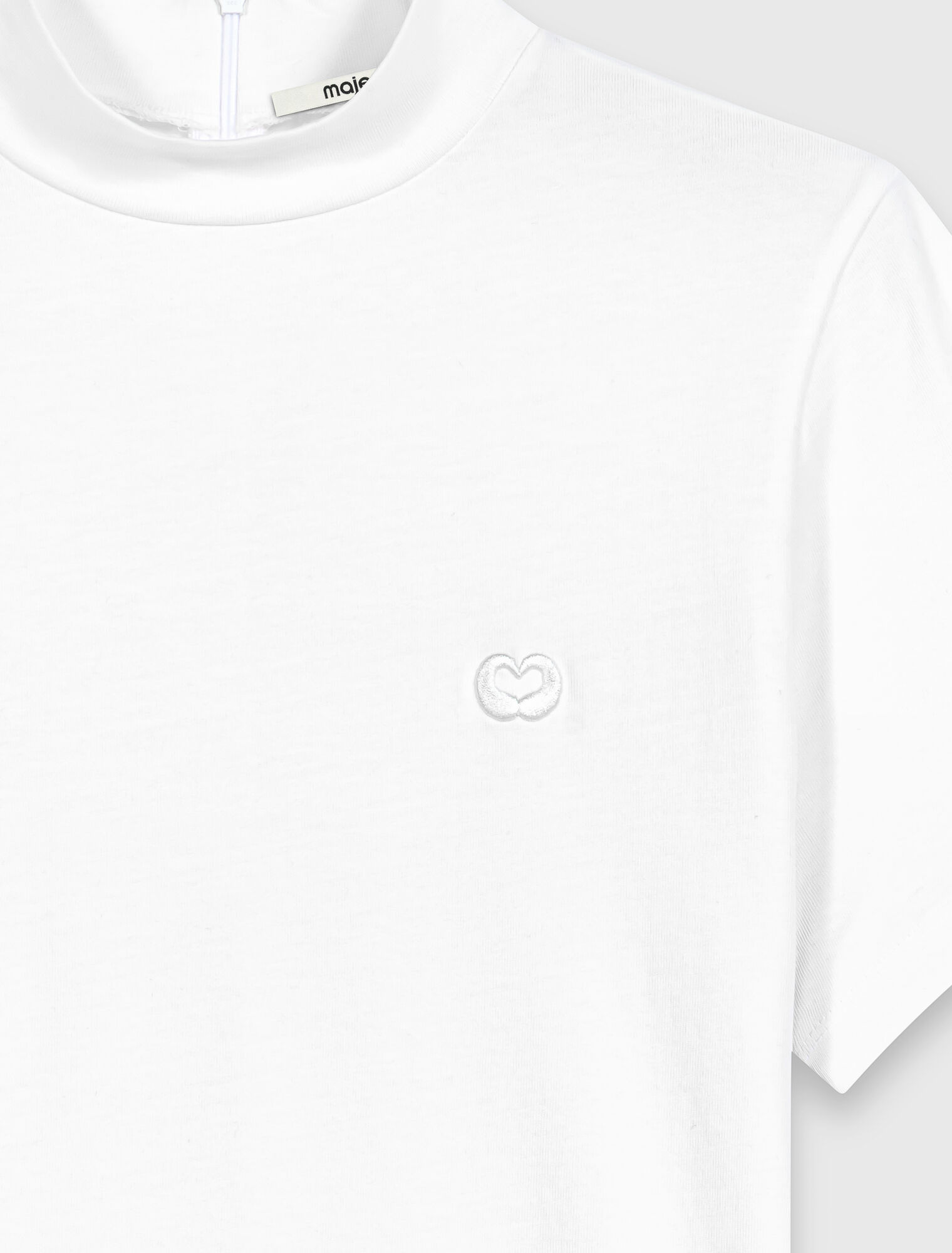 T-shirt with back zip