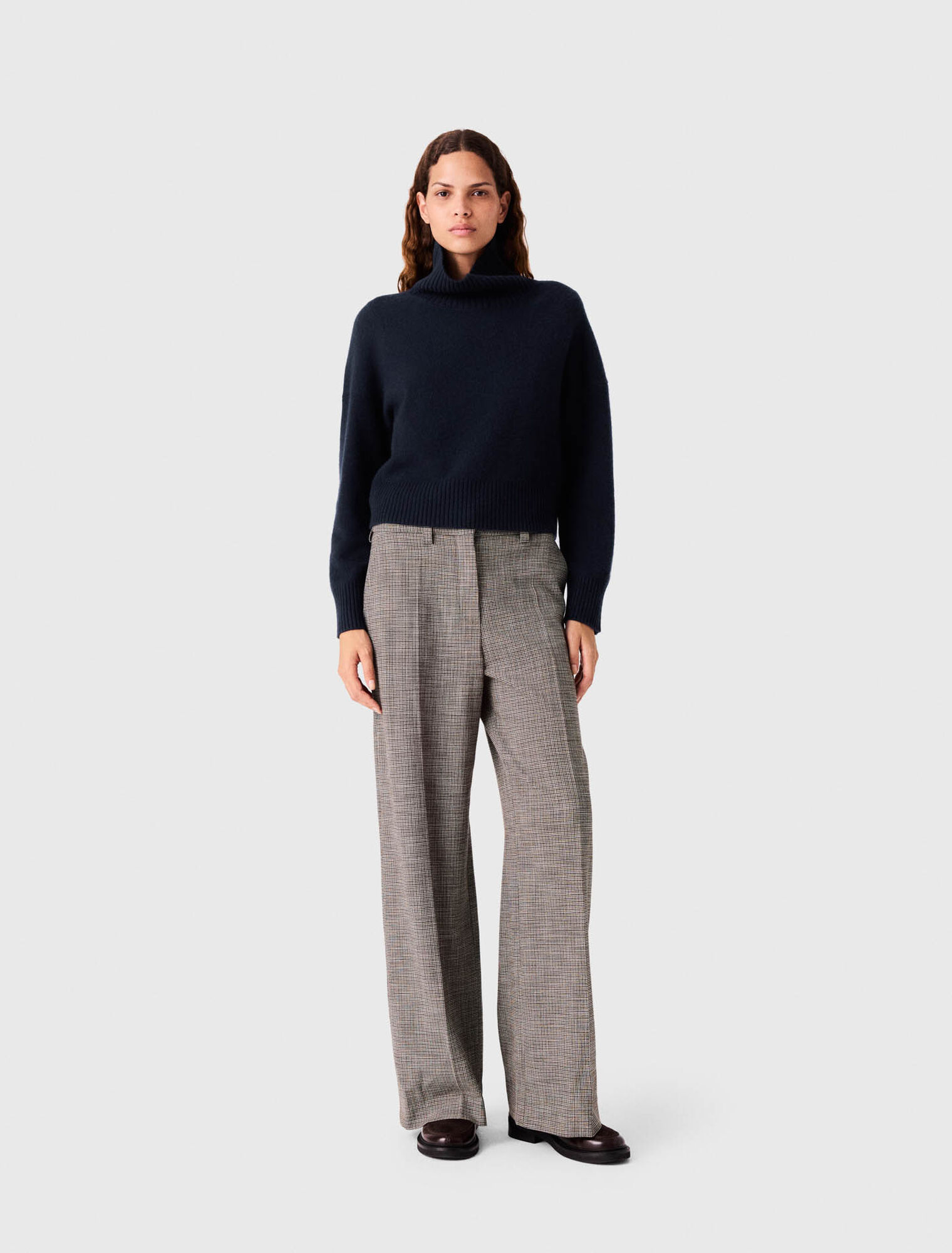 High-neck cashmere jumper
