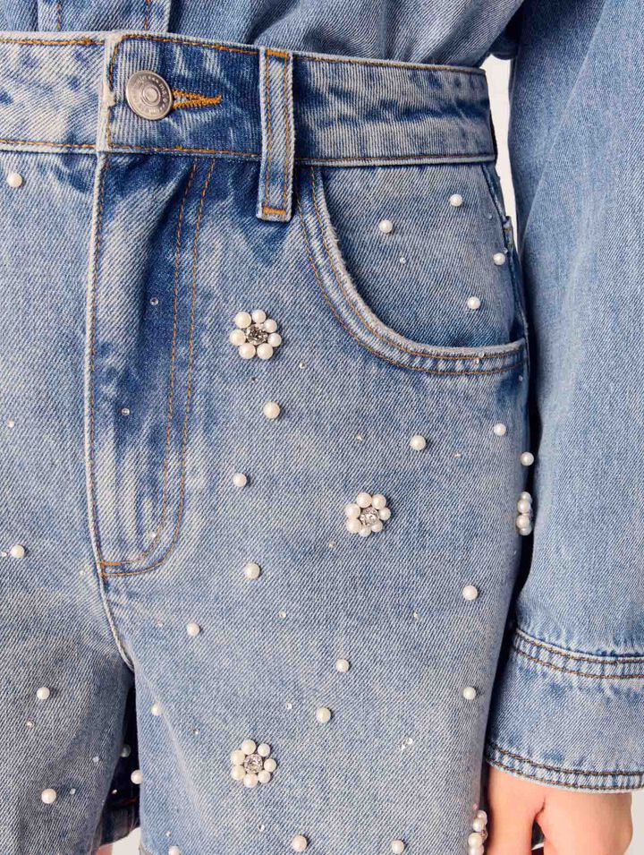 Short en denim à perles brodées