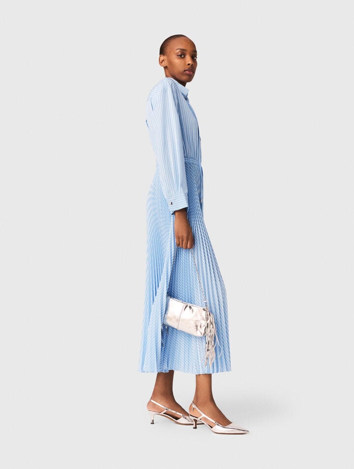 Robe longue pliss&eacute;e avec &oelig;illets