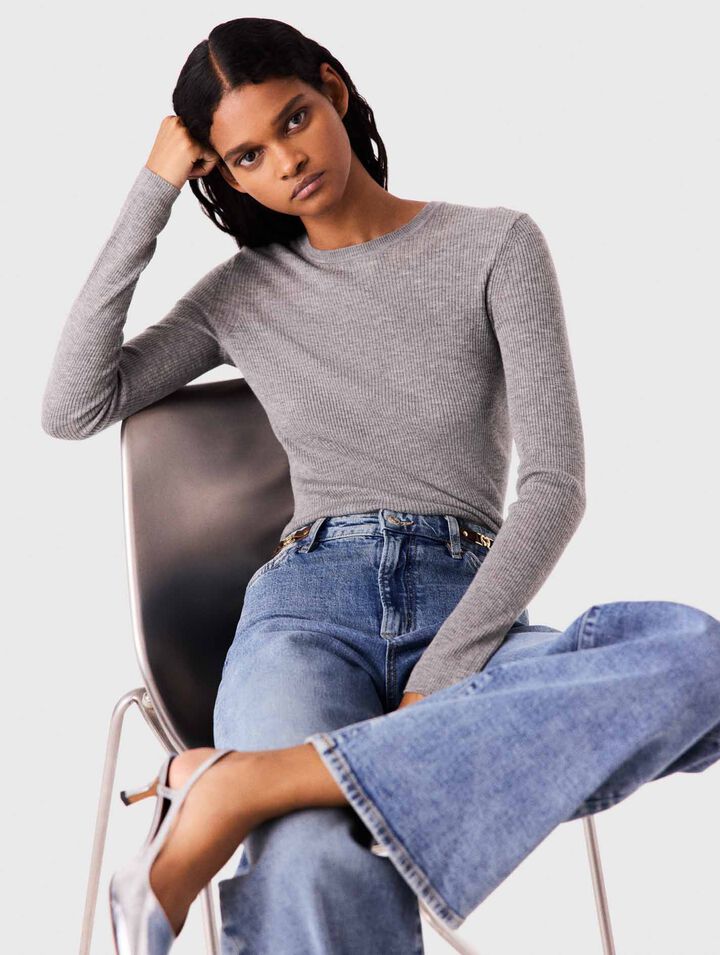 Second-skin round neck jumper