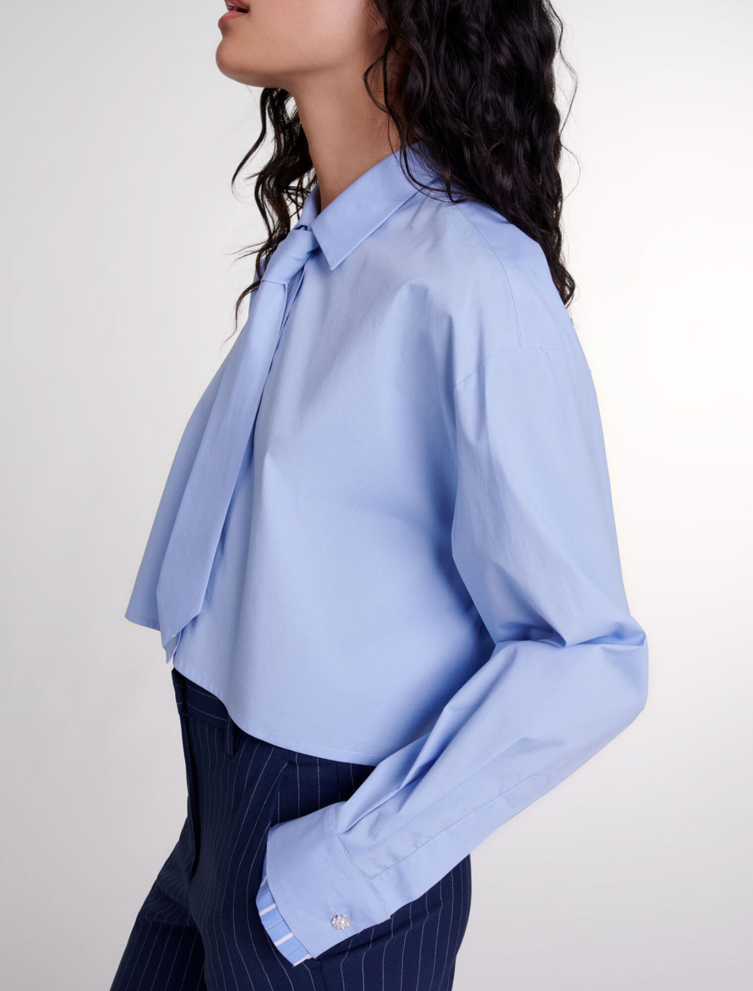 Shirt with removable tie 
