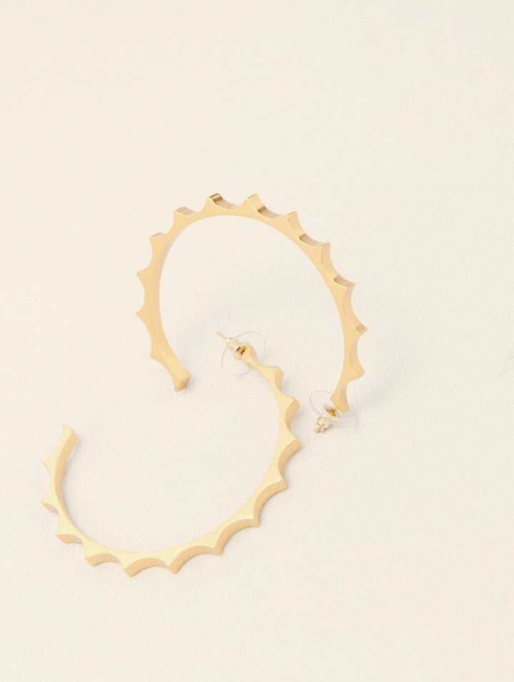 Gold tapered metal hoop earrings