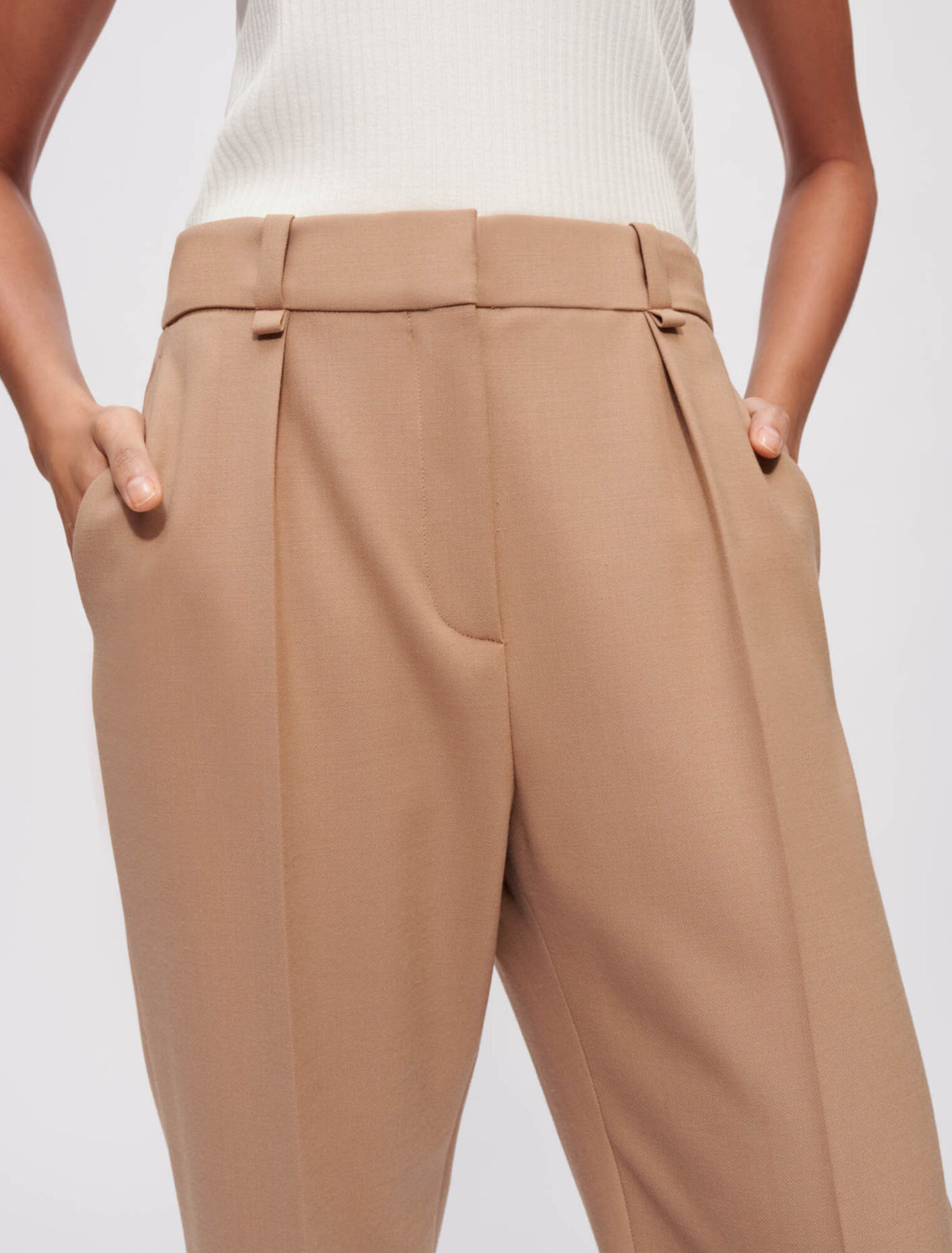 Pantalon tailleur à plis