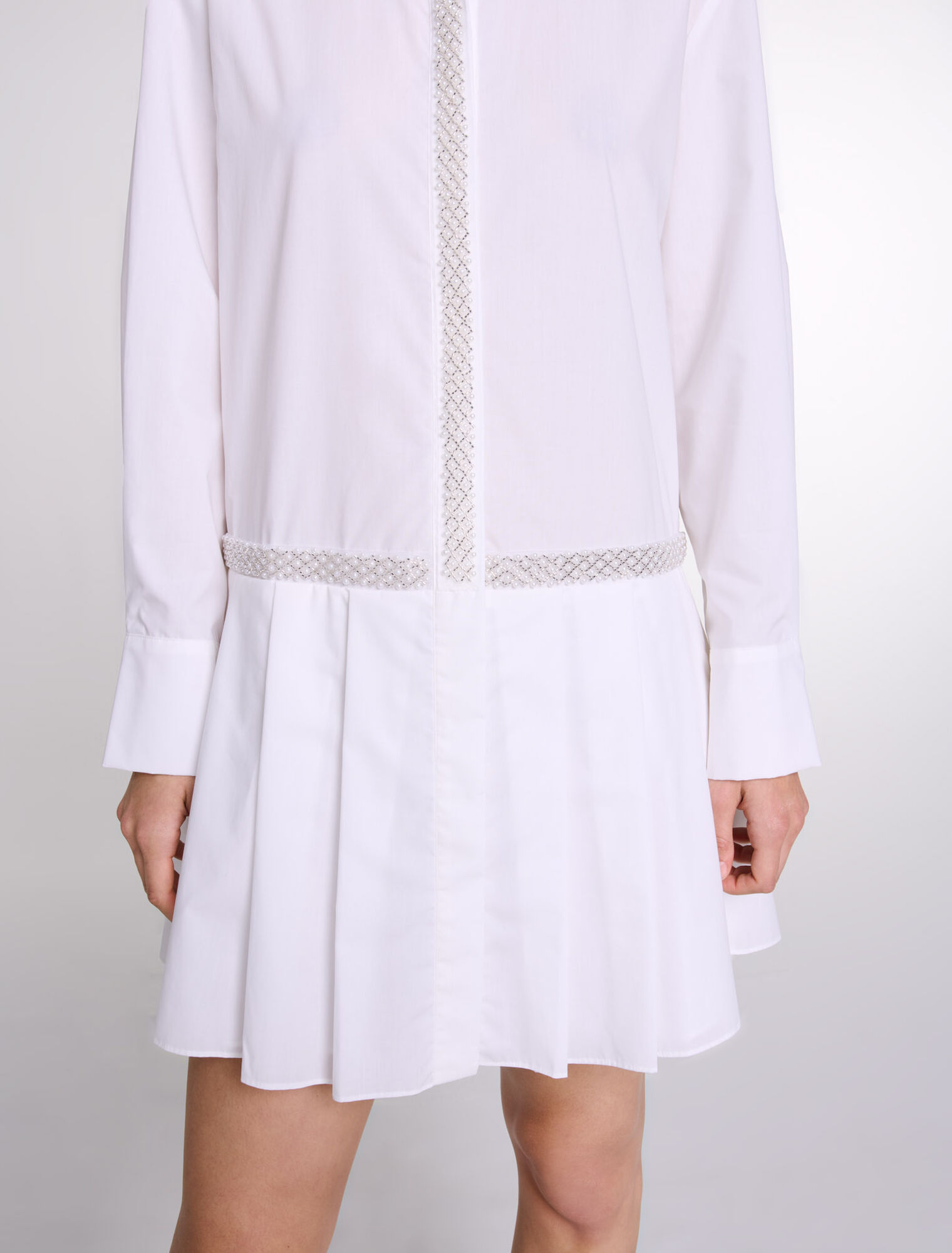 Robe chemise ornée de perles
