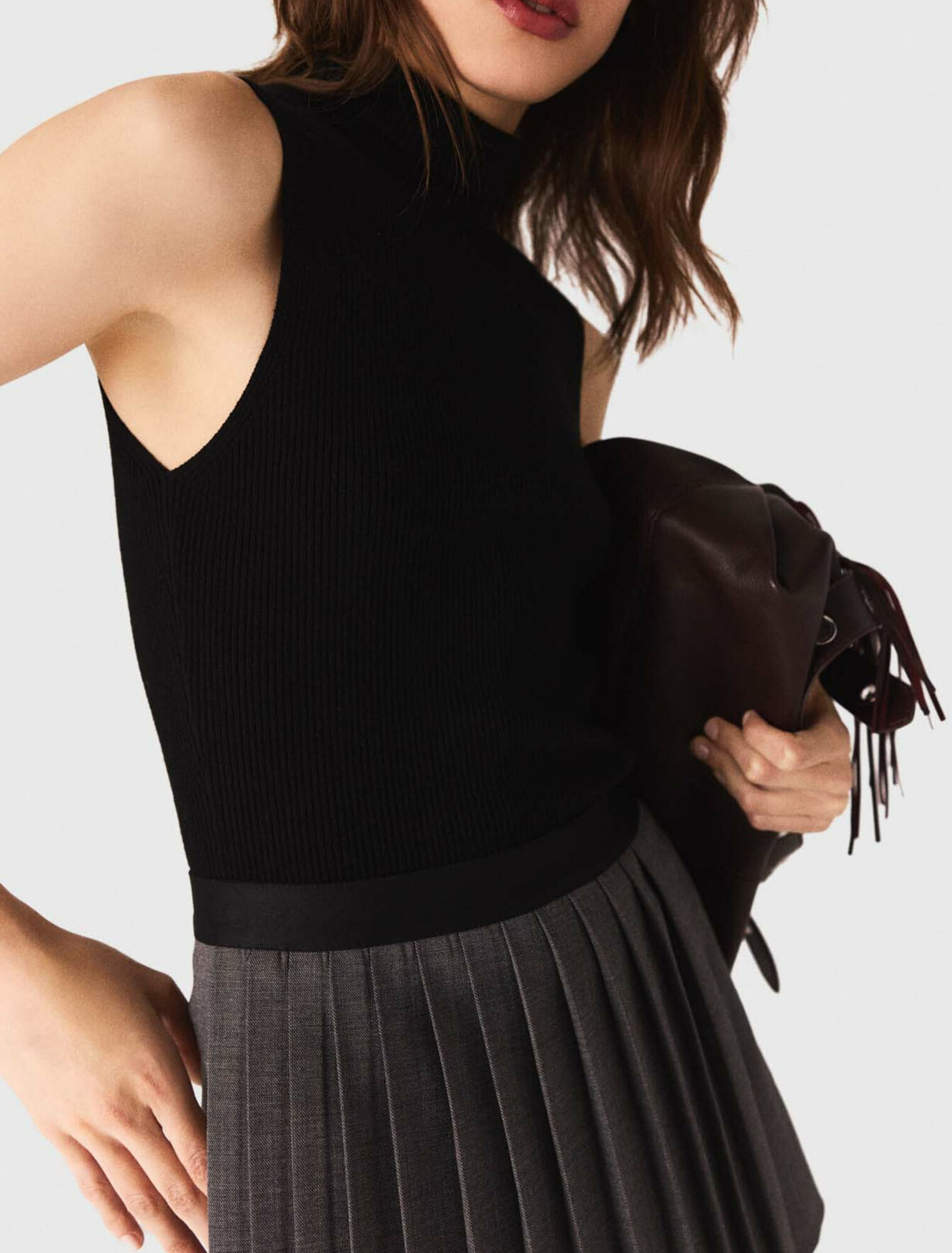 Sleeveless knit top