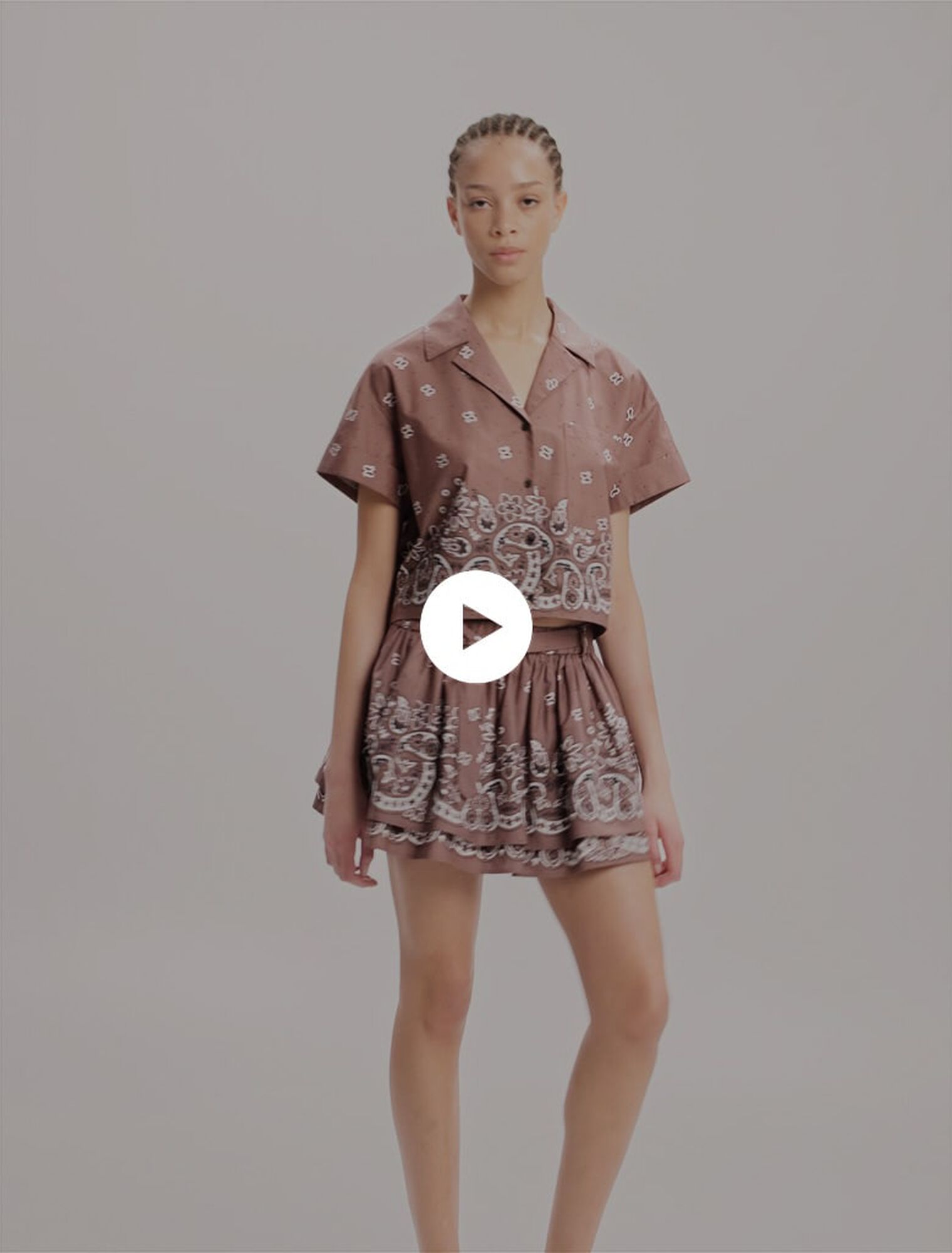 Chemise courte imprimée à strass