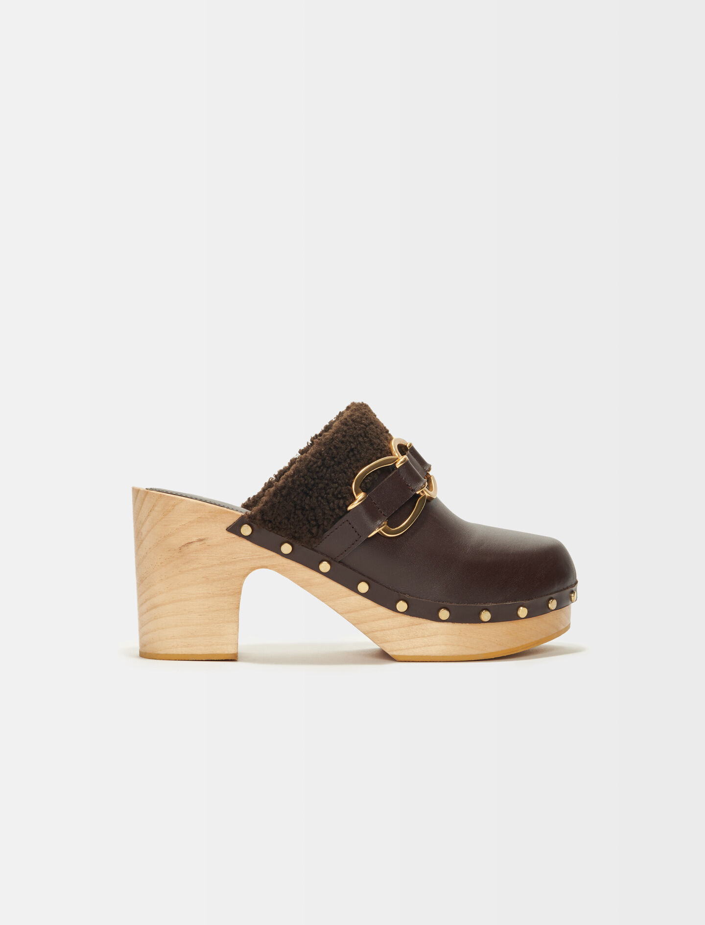 Clogs with chain finish heels