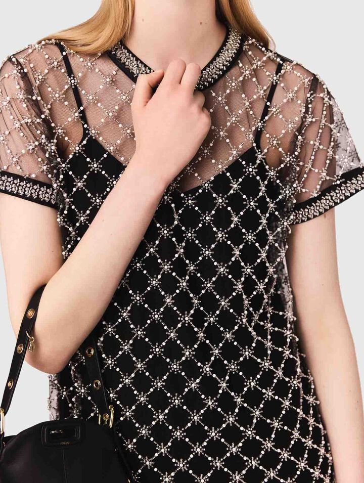 Robe courte en tulle brodé