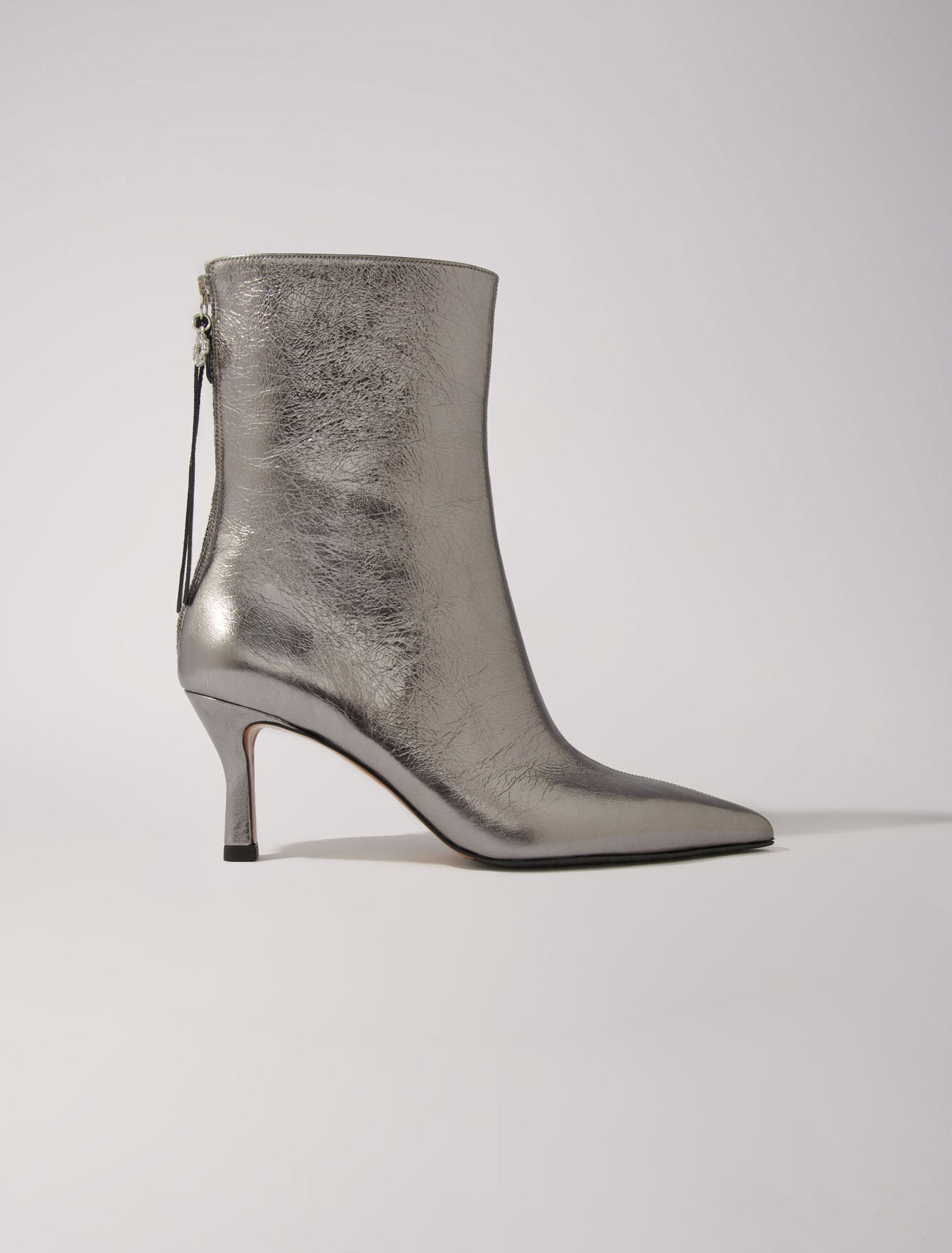 Metallic pointed-toe boots