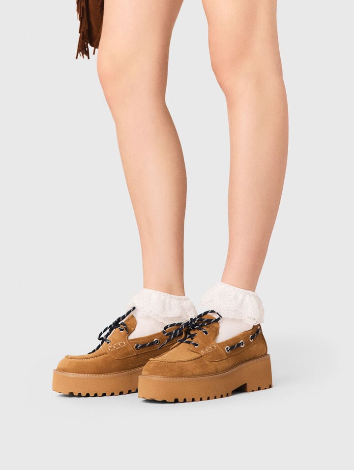 Chaussettes &agrave; volants dentelle