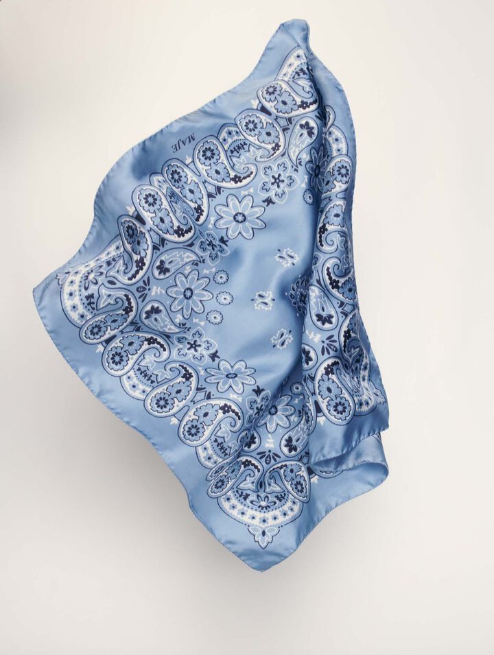 Foulard à imprimé bandana