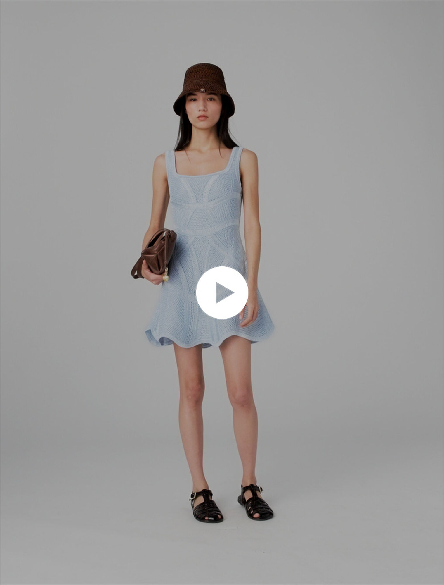 Robe courte en crochet