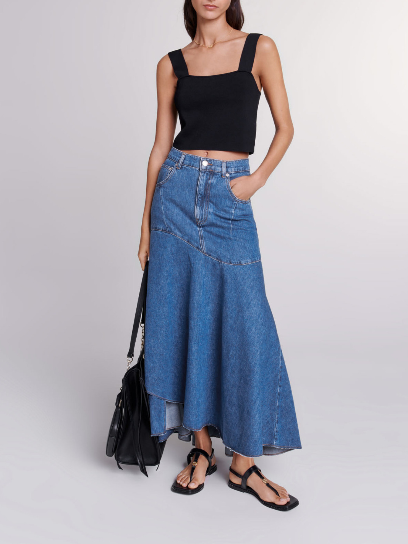 Jupe en jean, denim stretch et ourlet frangé, coupe évasée